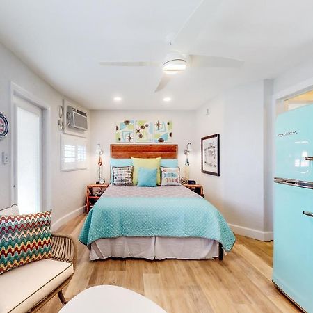 Sea Rocket 8 Hotel St. Pete Beach Eksteriør billede